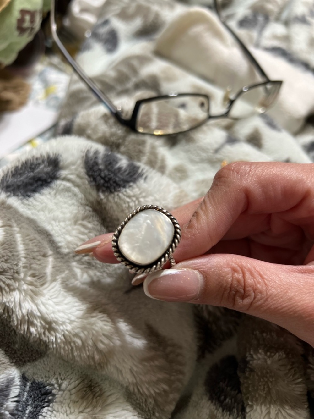 Sterling Silver Mother-of-Pearl Statement Ring - White. Size 8